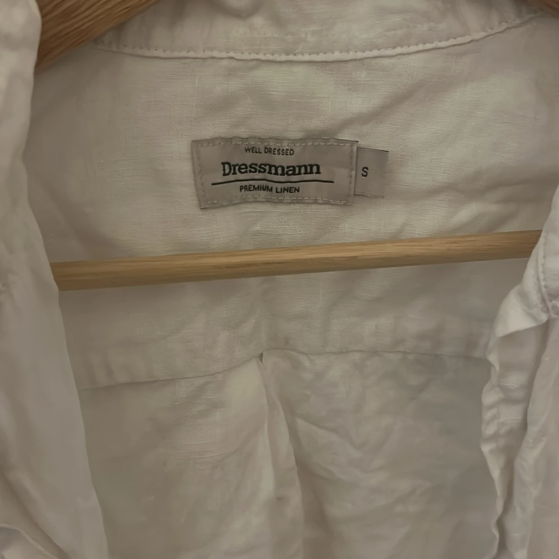 Vit linneskjorta från Dressmann - 1