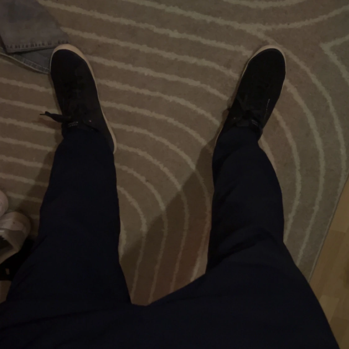 Mörkblå kostymbyxor från Hugo Boss - 1