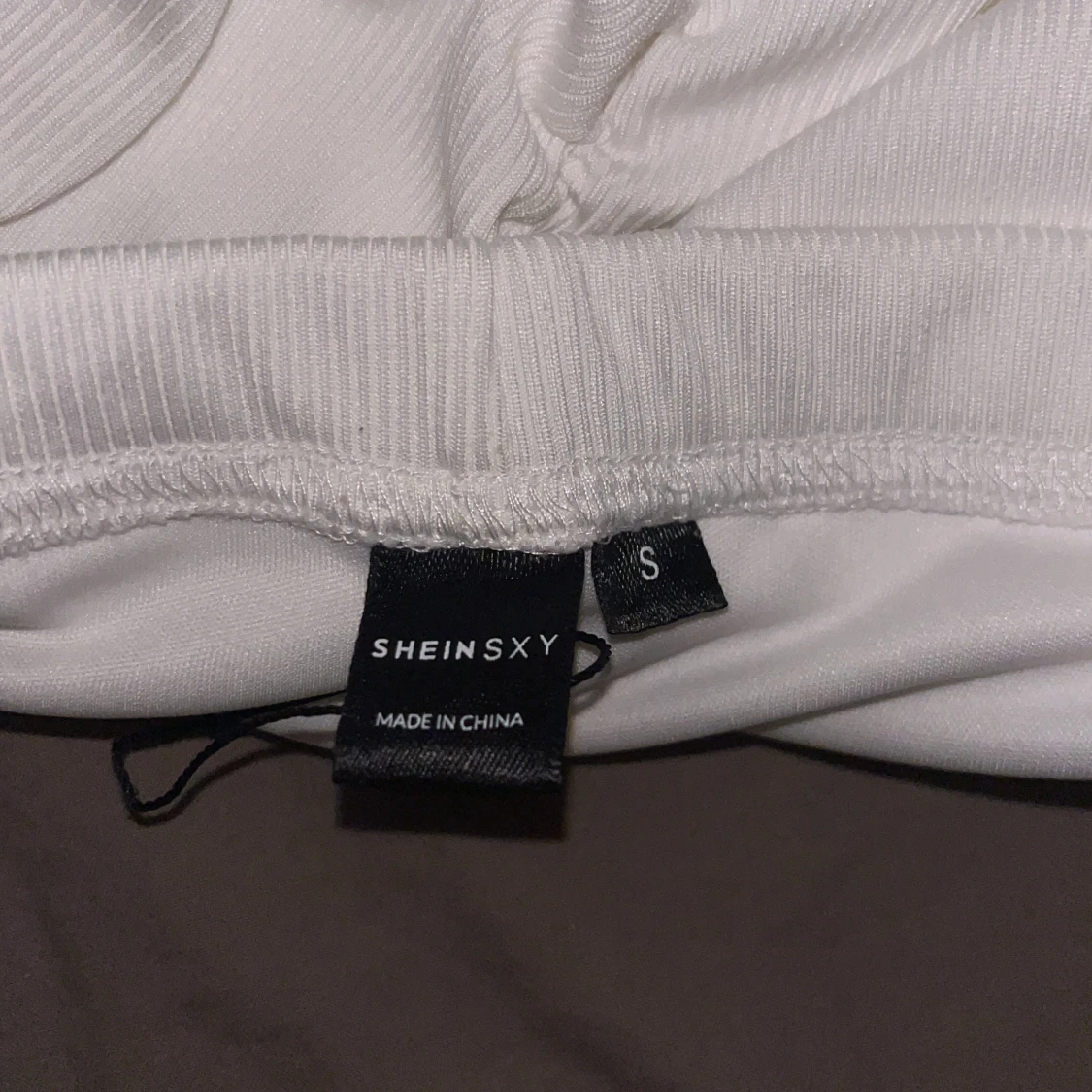 Vit ribbad kortkjol från SHEIN SXY - 2