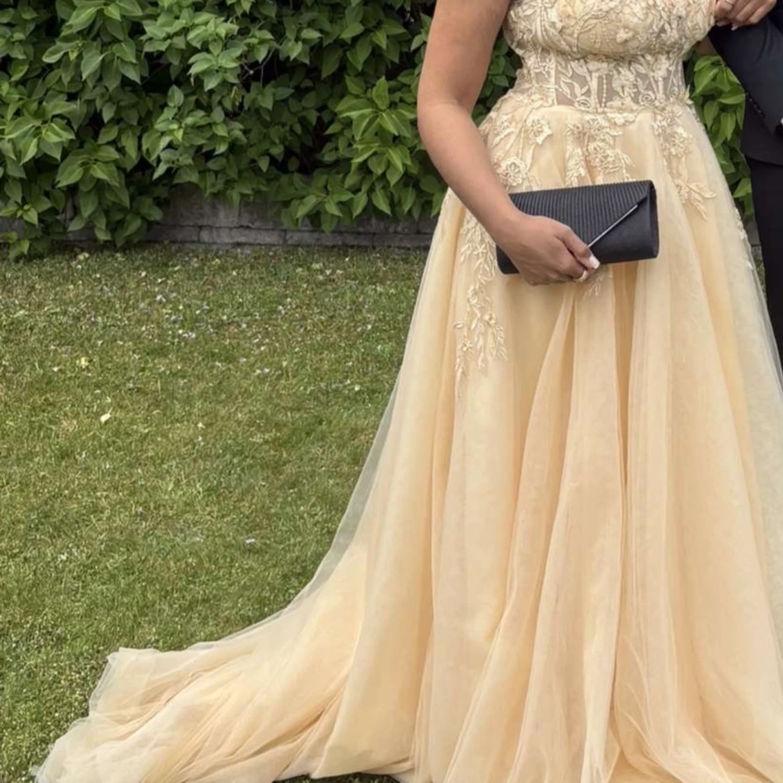 Gul/Champagnefärgad lång balklänning - 1