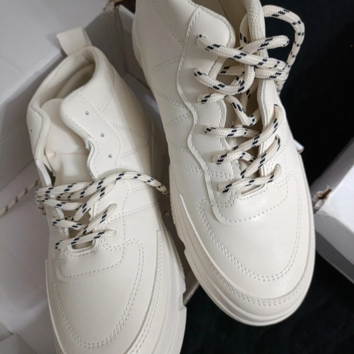 Vita chunky sneakers med snörning - 1