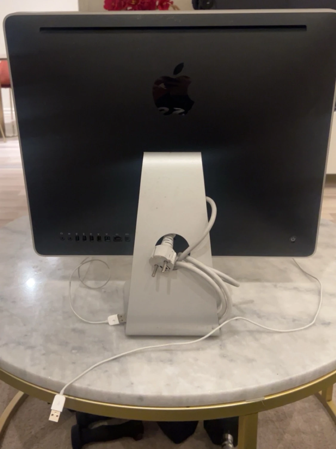 Apple iMac 21.5" (tidigare modell) - 1