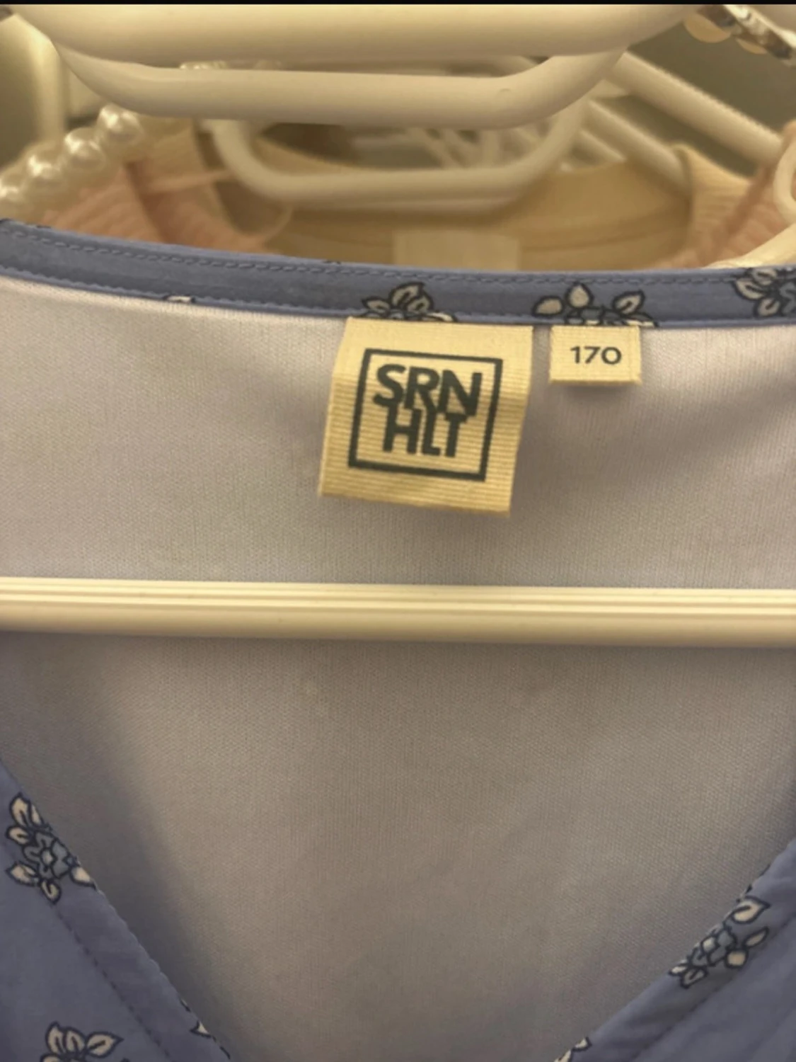 Blommig blå klänning  - 1