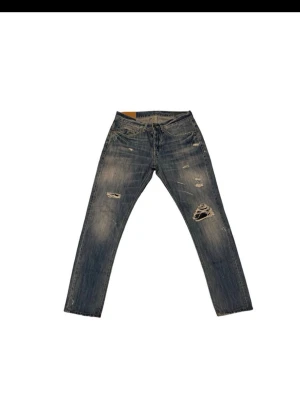 Dondup George Jeans - Säljer nu dessa feta dondup jeans 