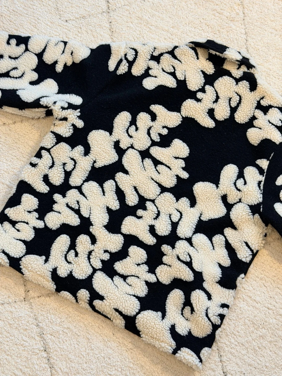 Svart och vit teddyjacka från HUF - 2