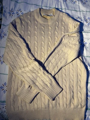 Ribbstickad Beige tröja  - Passar både S och M skön tröja sparsamt använd 