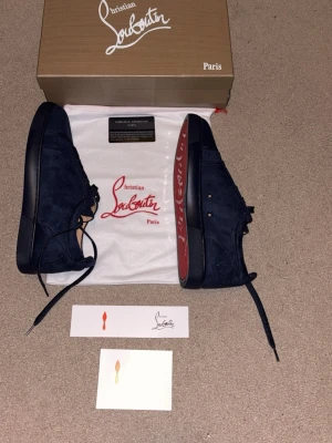 Christian Louboutin  - Säljer ett par Christian Louboutin nya med dustbag pris kan diskuteras vid snabba köp endast seriösa köpare tack 
