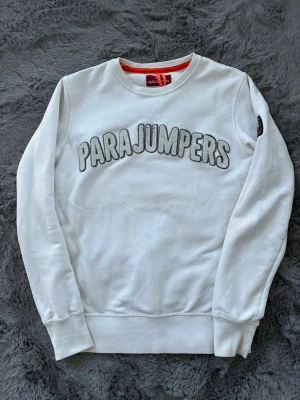 Parajumpers sweater - Authentic Parajumpers sweater in white, size M. Very good condition, worn only a few times. Clean, well-kept, and features the classic Parajumpers logo with premium-quality fabric. ☺️  More info in DM ✌️ delivery / pick up available 📍