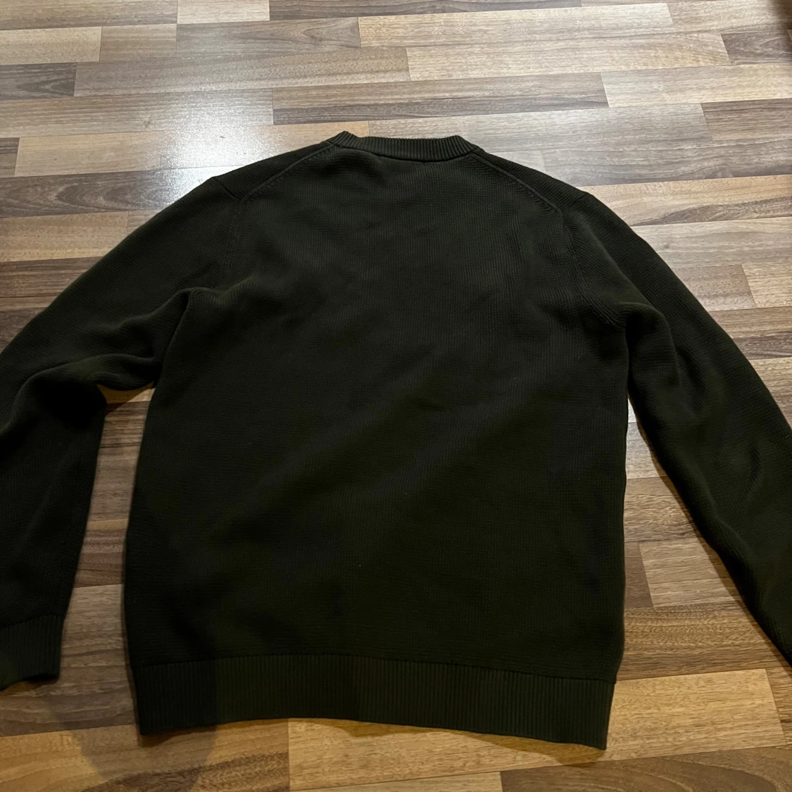 Mörkgrön stickad tröja - 1