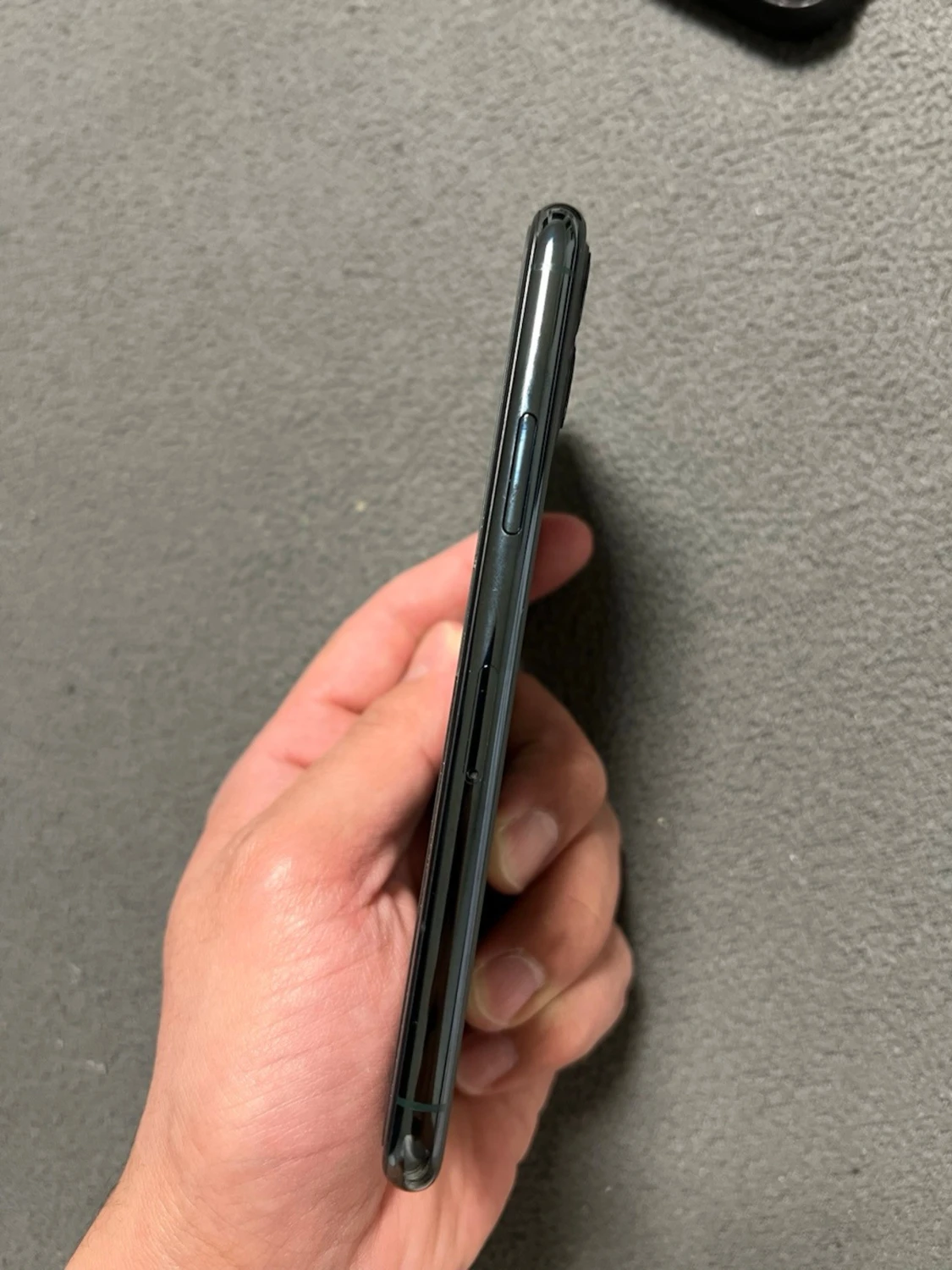 iPhone 11 Pro grön med skal - 3