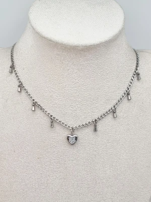 Handgjort halsband med hjärta  - Material-rostfritt stål.  Kedjetjocklek-3mm  #47