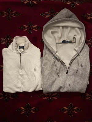 RALPH LAUREN BUNDLE - Tjena! Säljer nu dessa 2 plagg i en bundle 20% billigare än va de kostar enskilt🙌🏼Mer info finns på min profil där tröjorna ligger ute😁 //nils