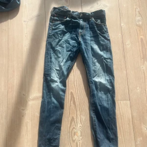Levi's 527 - Snygga blå Levi's 527. Storlek 33:34. Bra skick. Slim/rak passform
