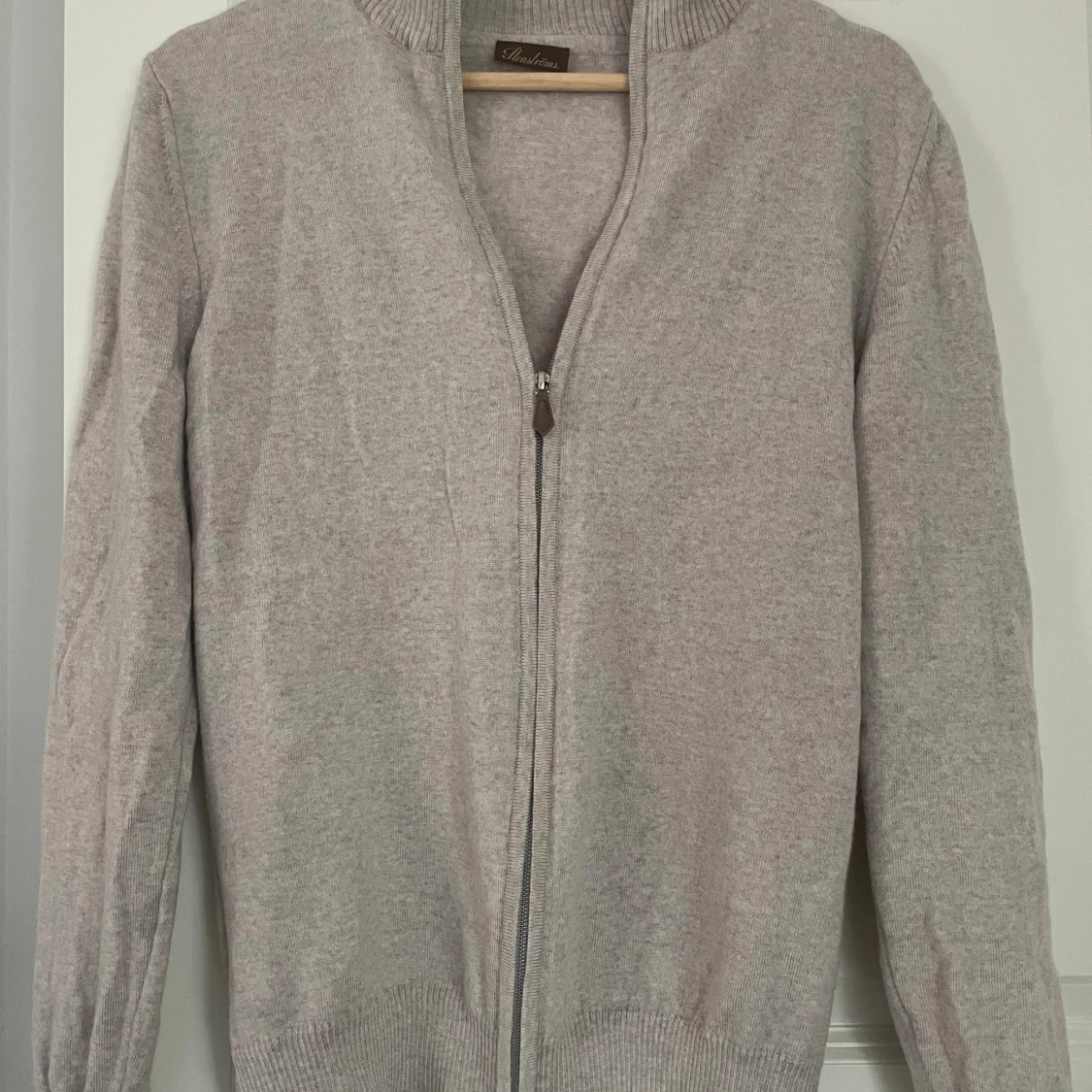 Beige hel-zip från Stenströms