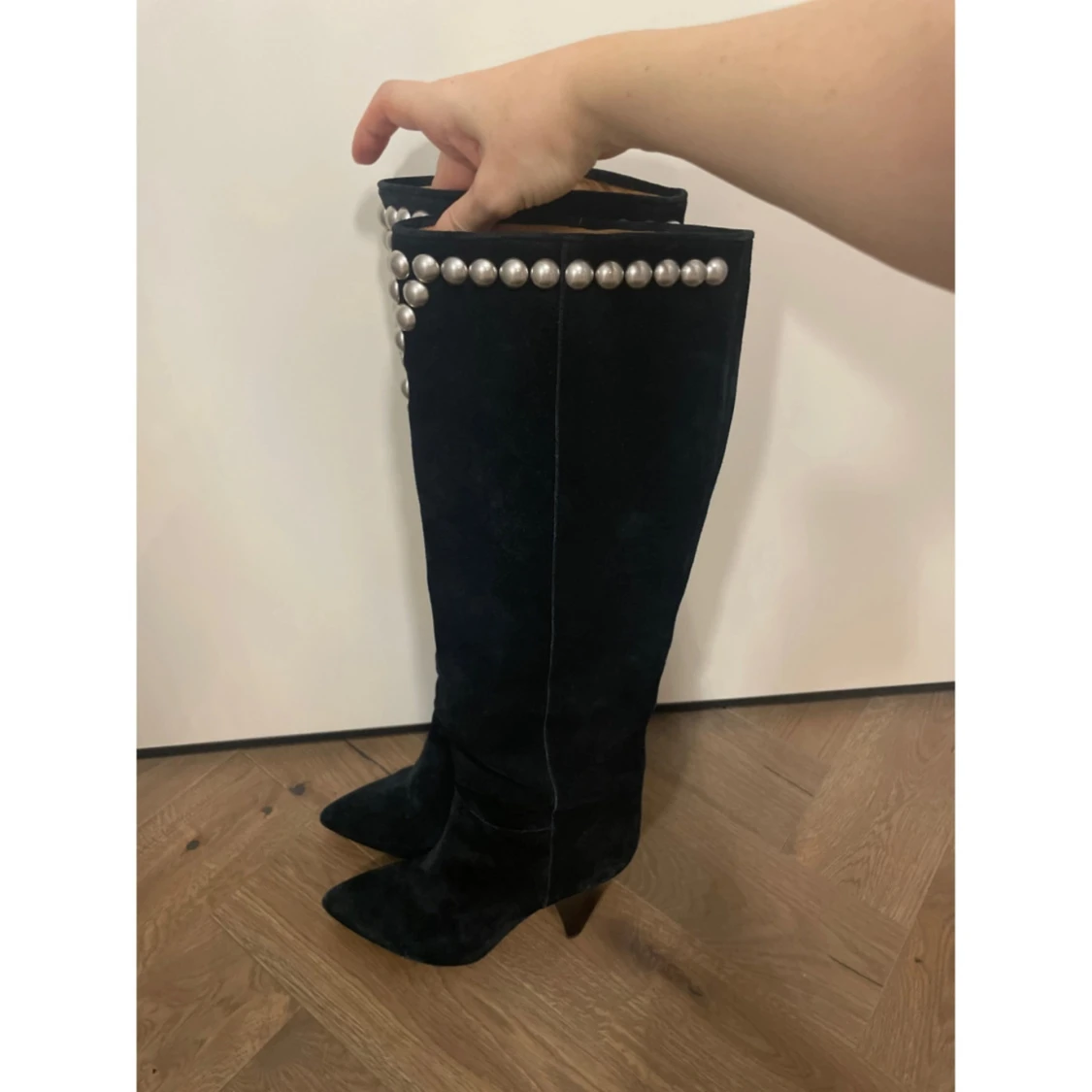 Isabel Marant svarta mockastövlar med pärlor - 3