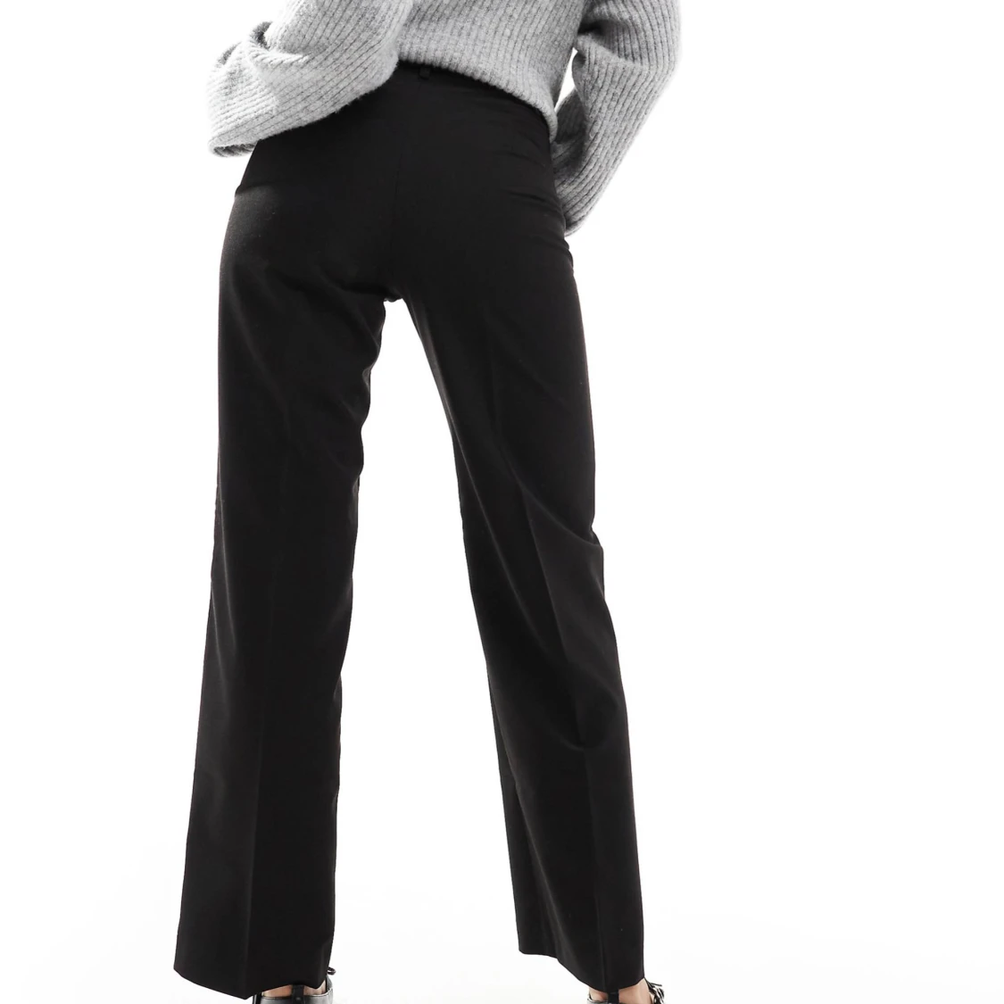 Svarta vida kostymbyxor - 1