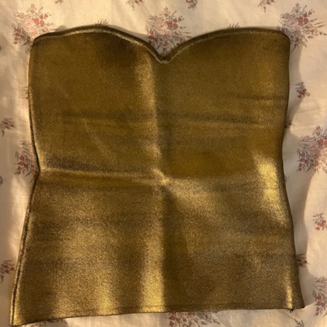 Guldig topp från Zara