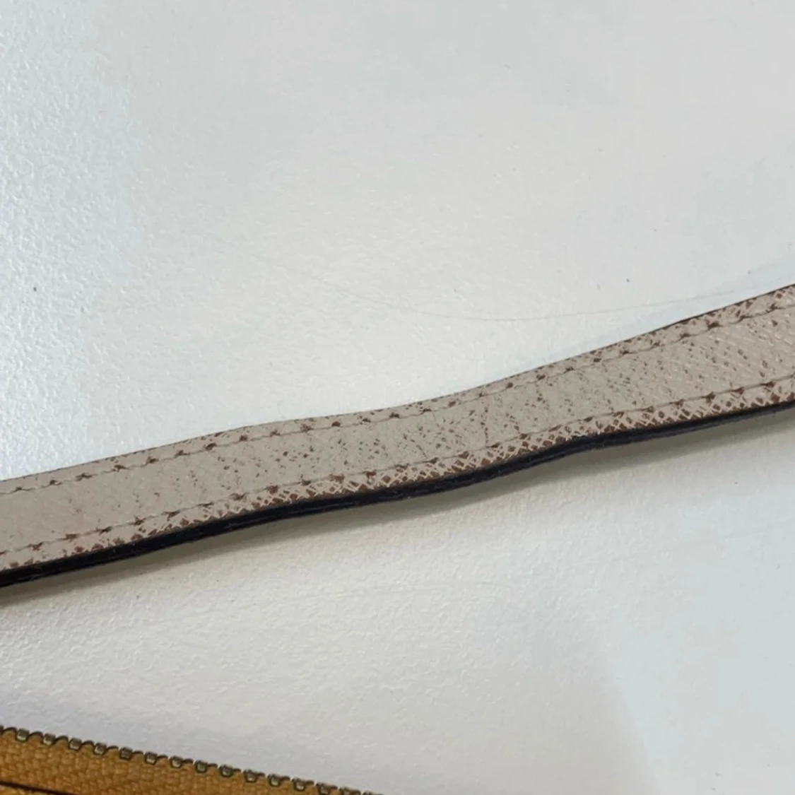 Gul axelväska från Michael Kors - 3