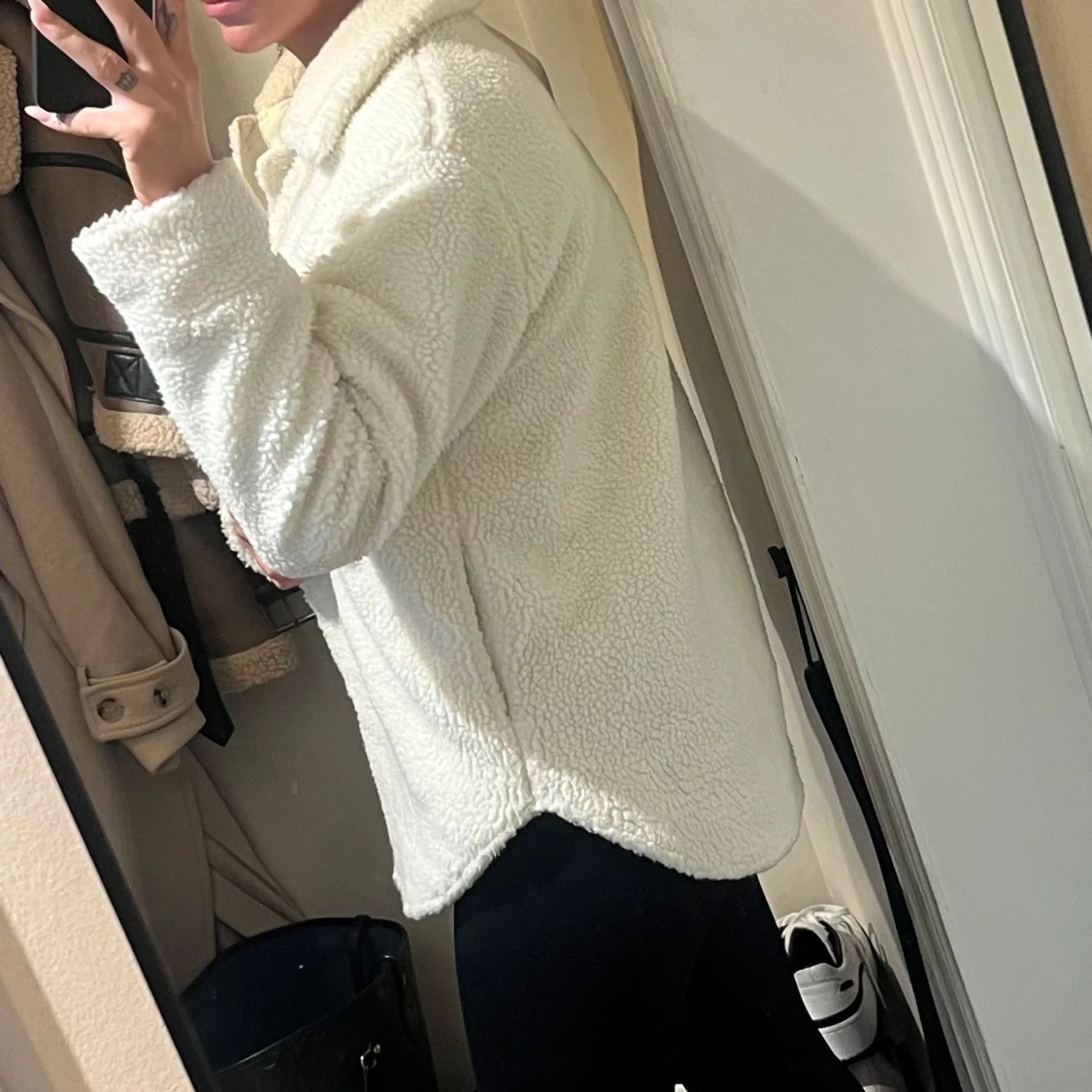Vit teddyjacka från NLY Trend - 3