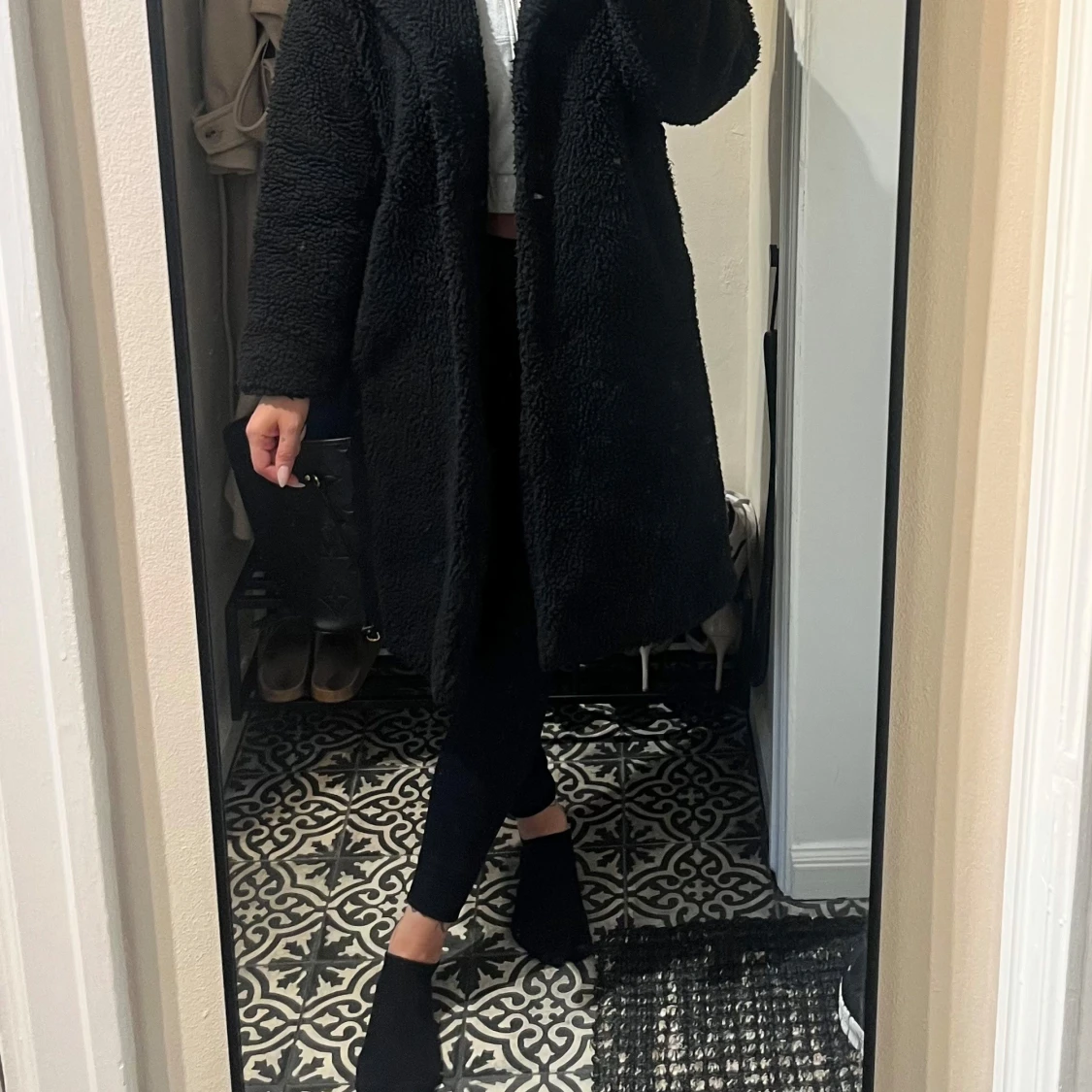 Svart teddyjacka med krage - 1