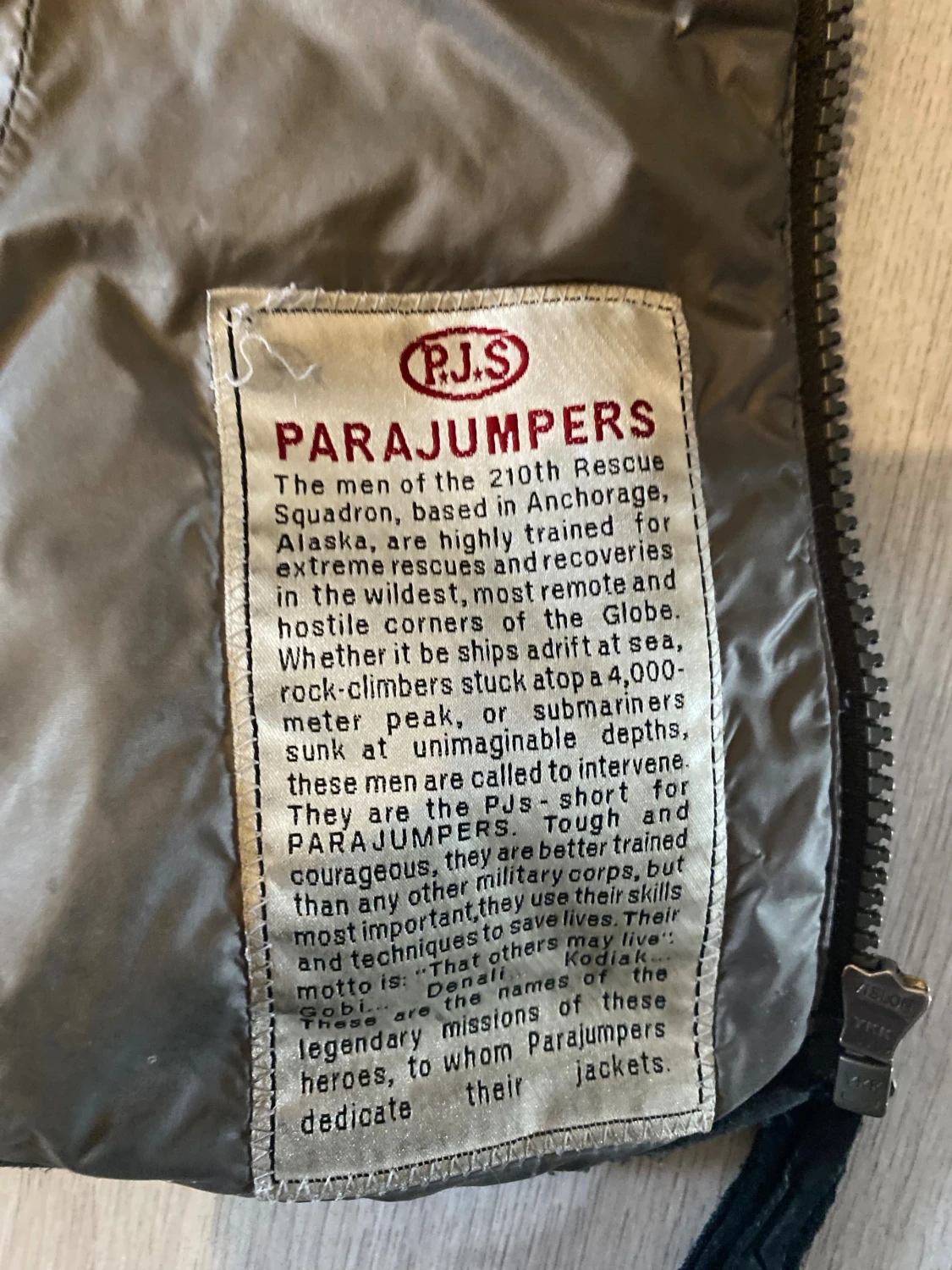 Svart dunväst från Parajumpers - 5