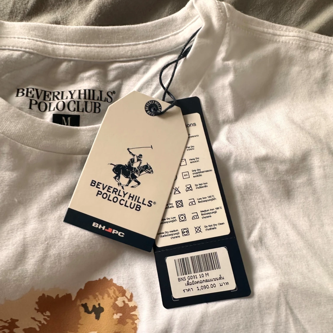 Vit t-shirt med nalletryck från Beverly Hills Polo Club - 3