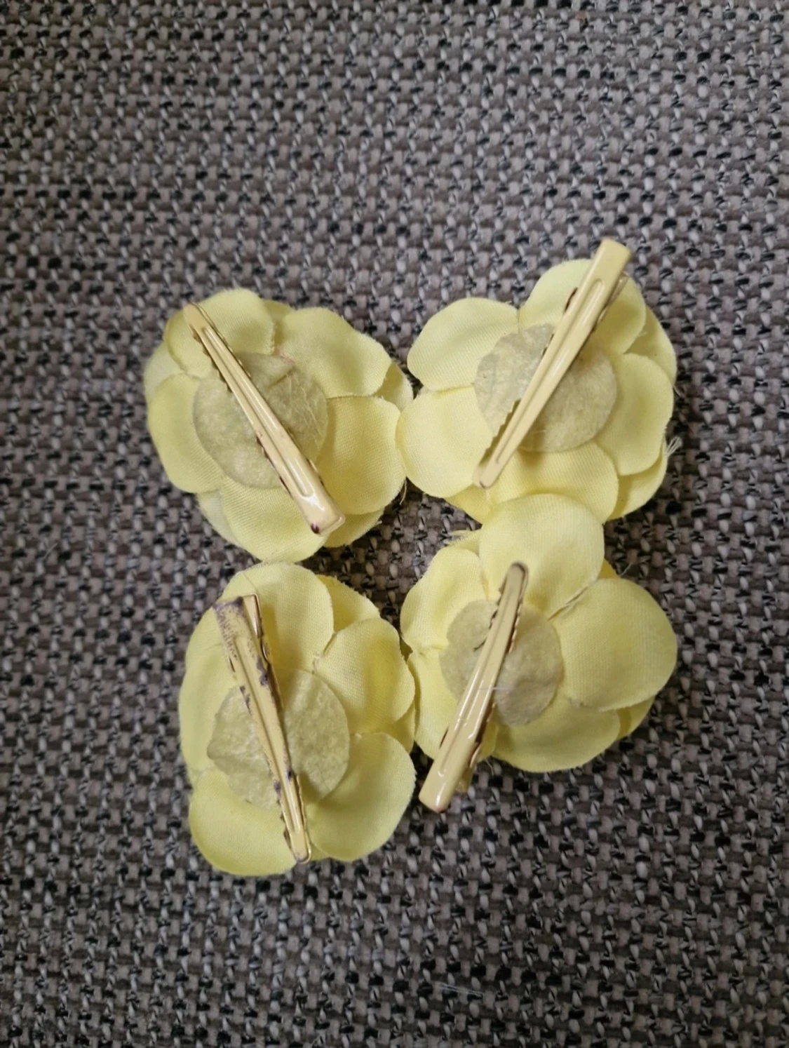 4 gula hårblommor i tyg - 2