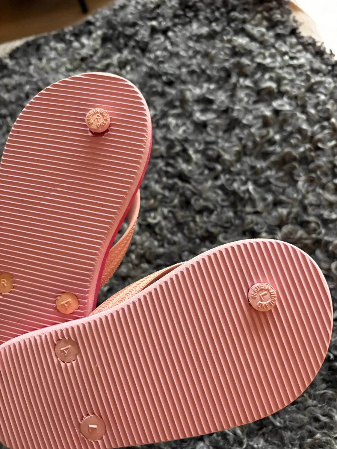 Rosa flipflops från Hippo - 2