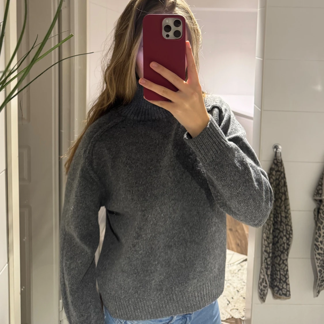 Mörkgrå polotröja i ull - 1