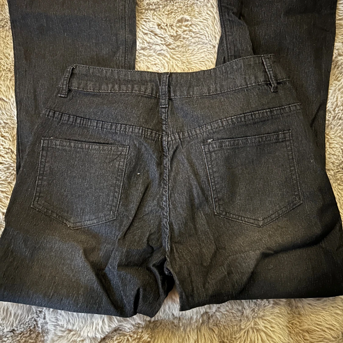 Svarta bootcut jeans - 1