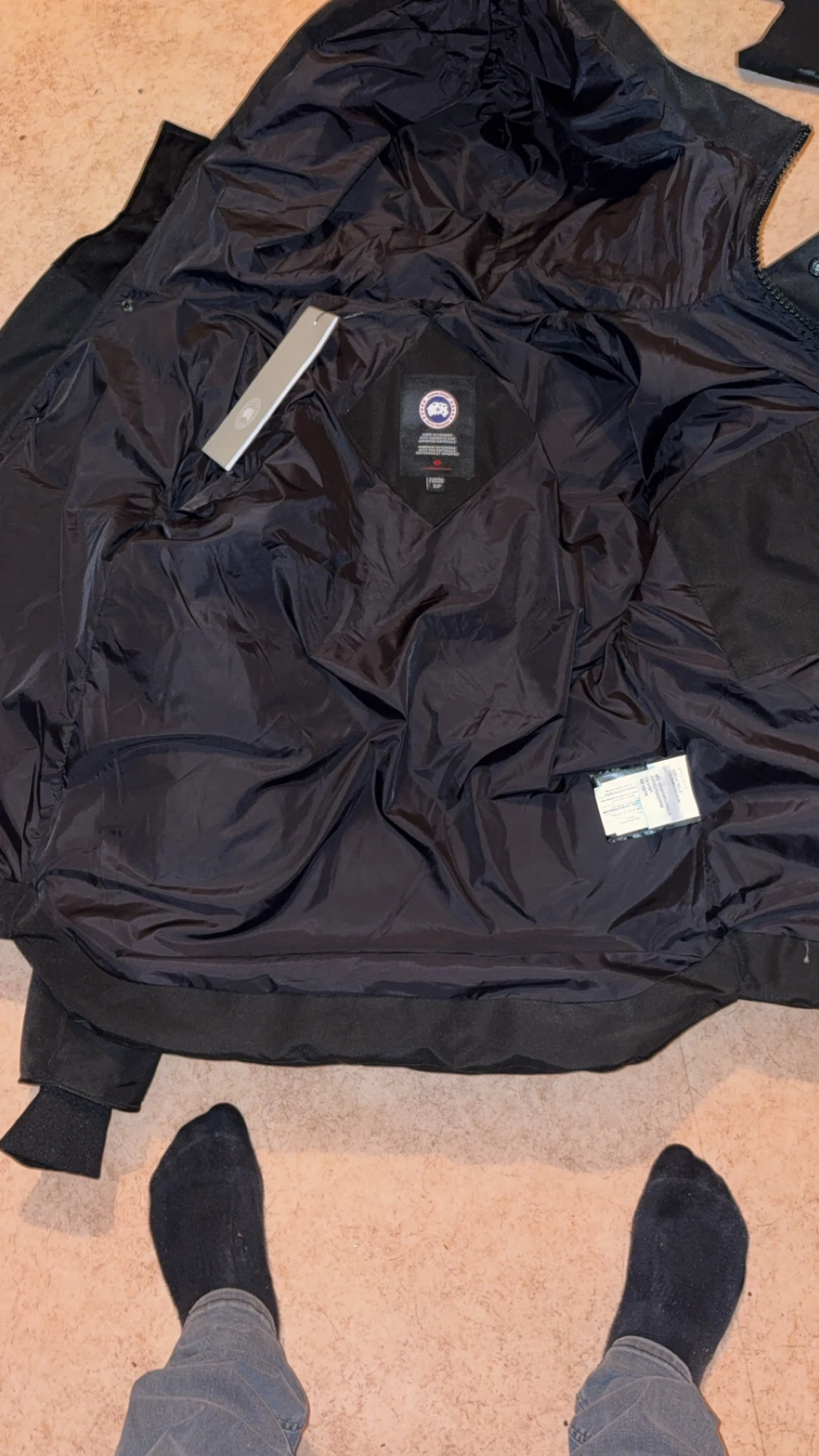 Svart pufferjacka från Canada Goose - 1