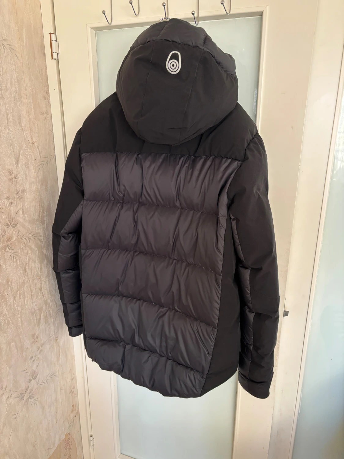 Svart dunjacka Sail Racing XL - 1