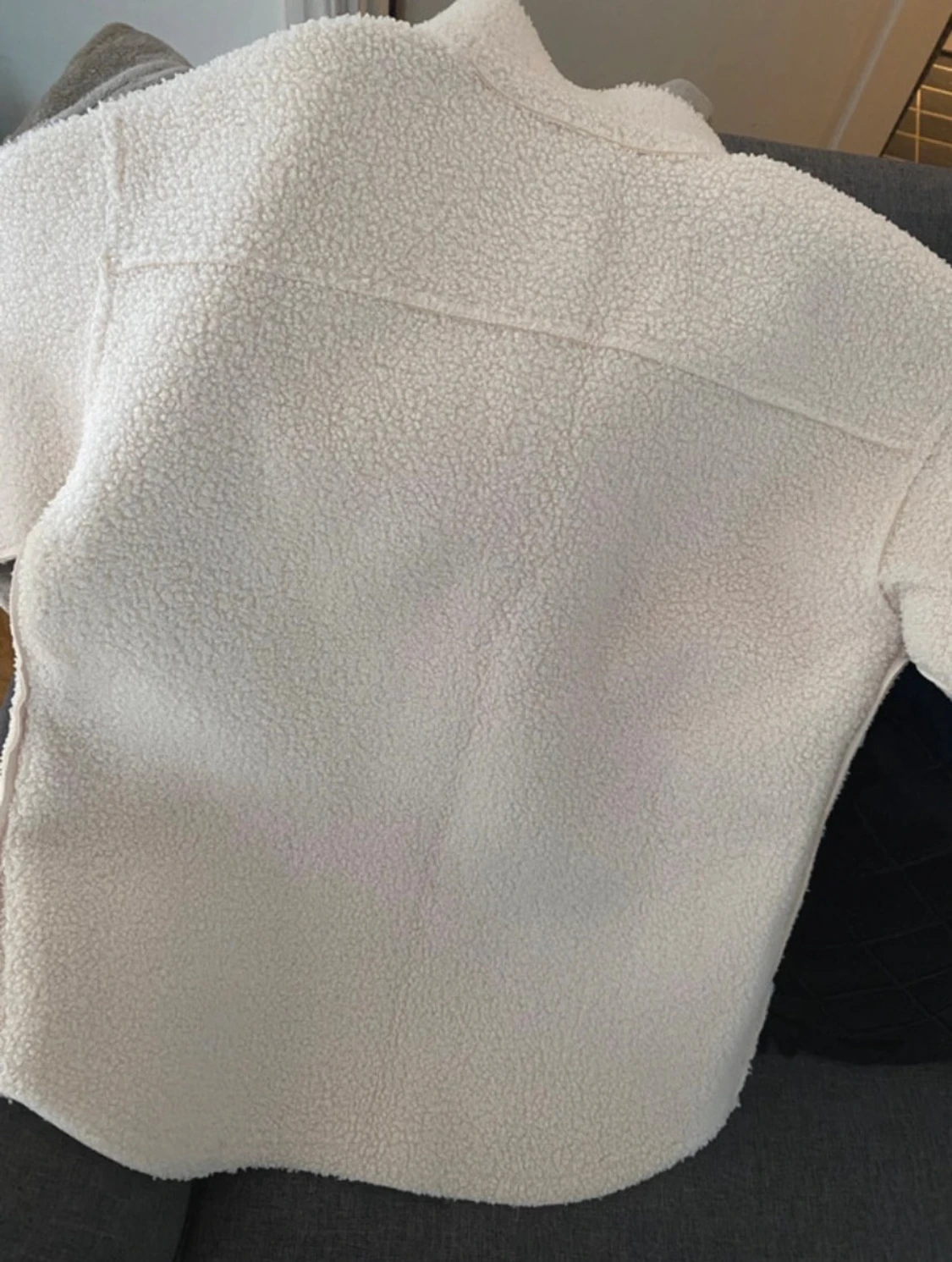 Vit teddyjacka med stora fickor - 2