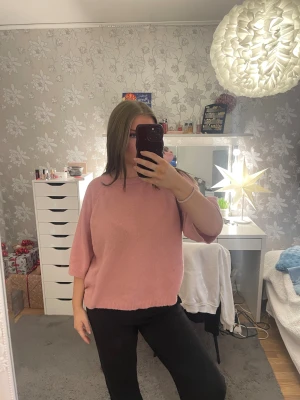 Trekvart stickad  - Från lager 157, använd fåtal gånger