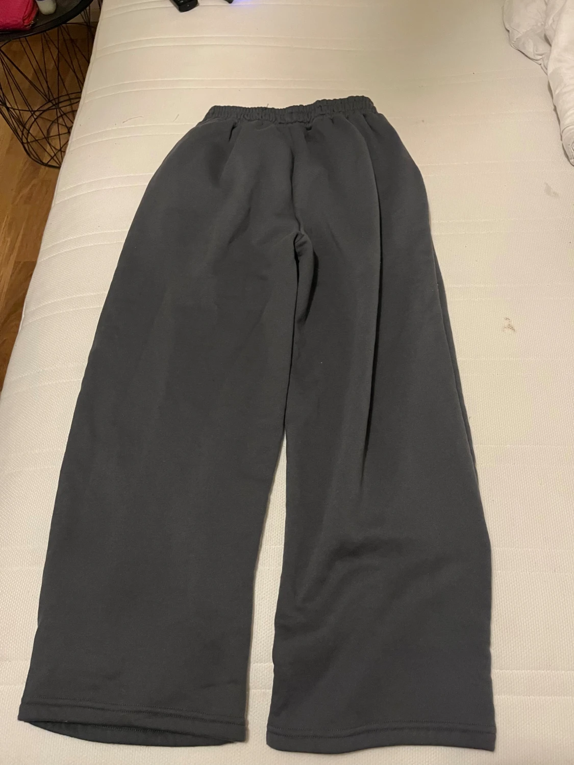 Mörk gråa mjukis byxor  - 3