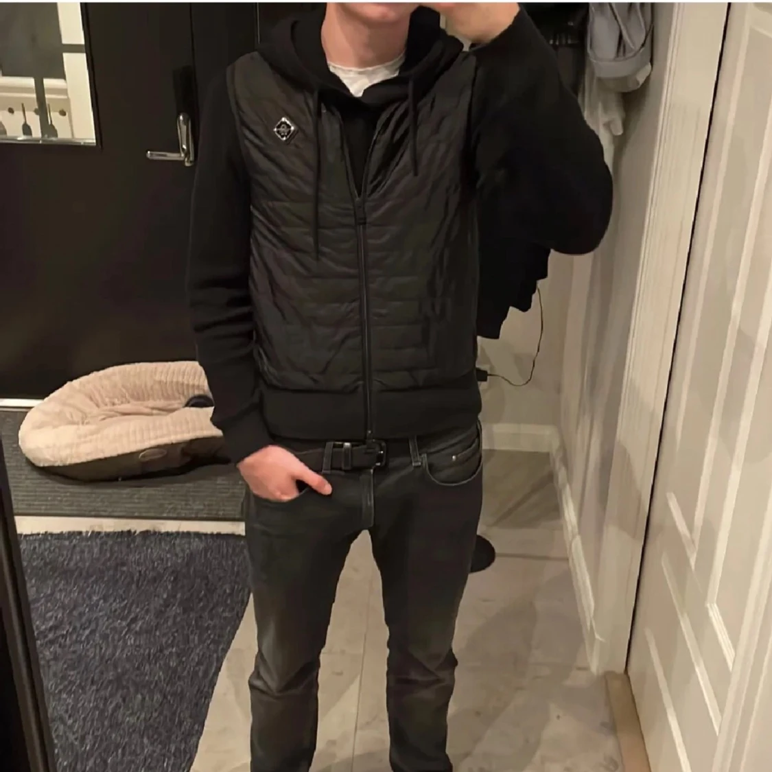 Svart J.Lindberg väst - 90