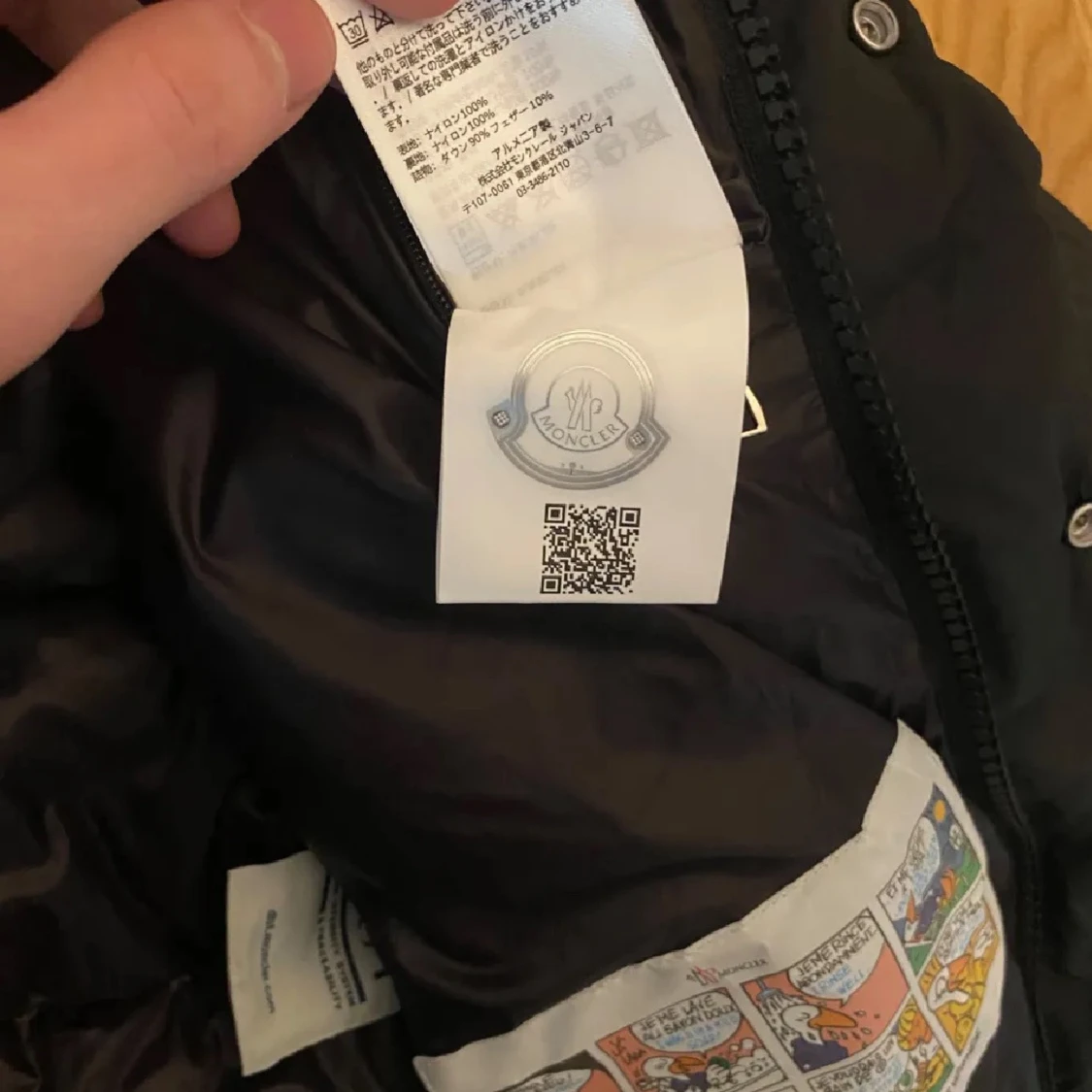 Svart Moncler pufferjacka med huva - 3