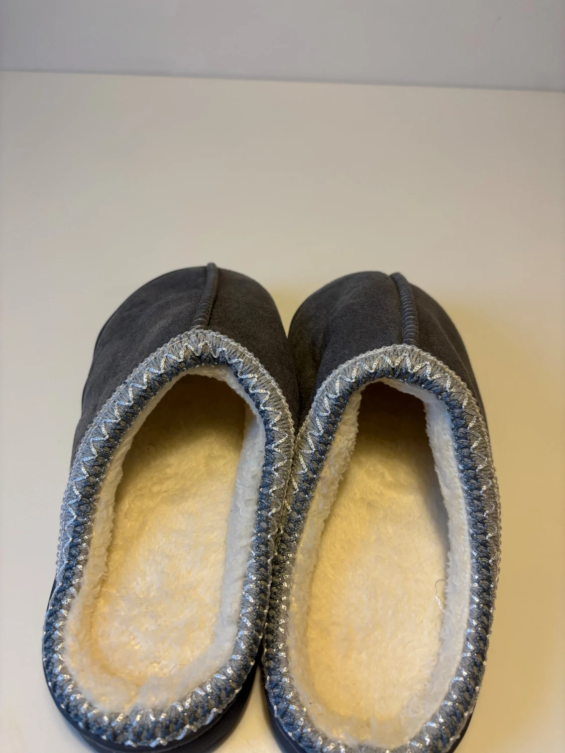 Grå Uggs liknande tofflor - 2