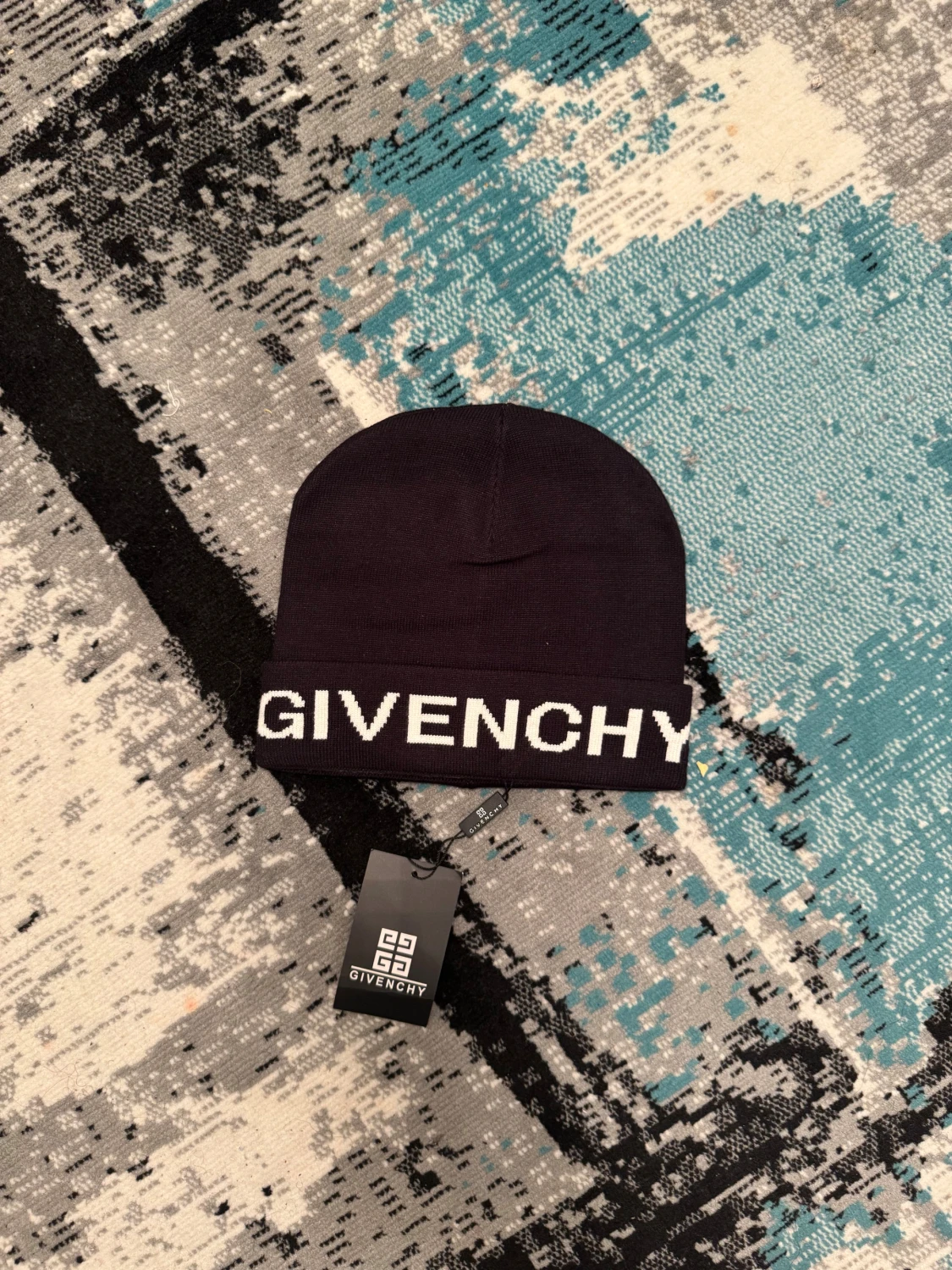 Givenchy mössa