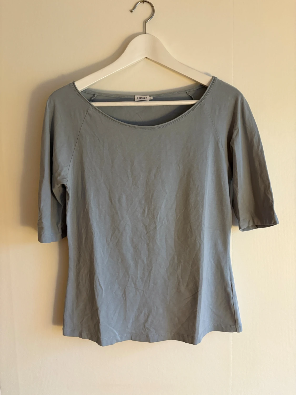 Ljusgrå topp från Filippa K