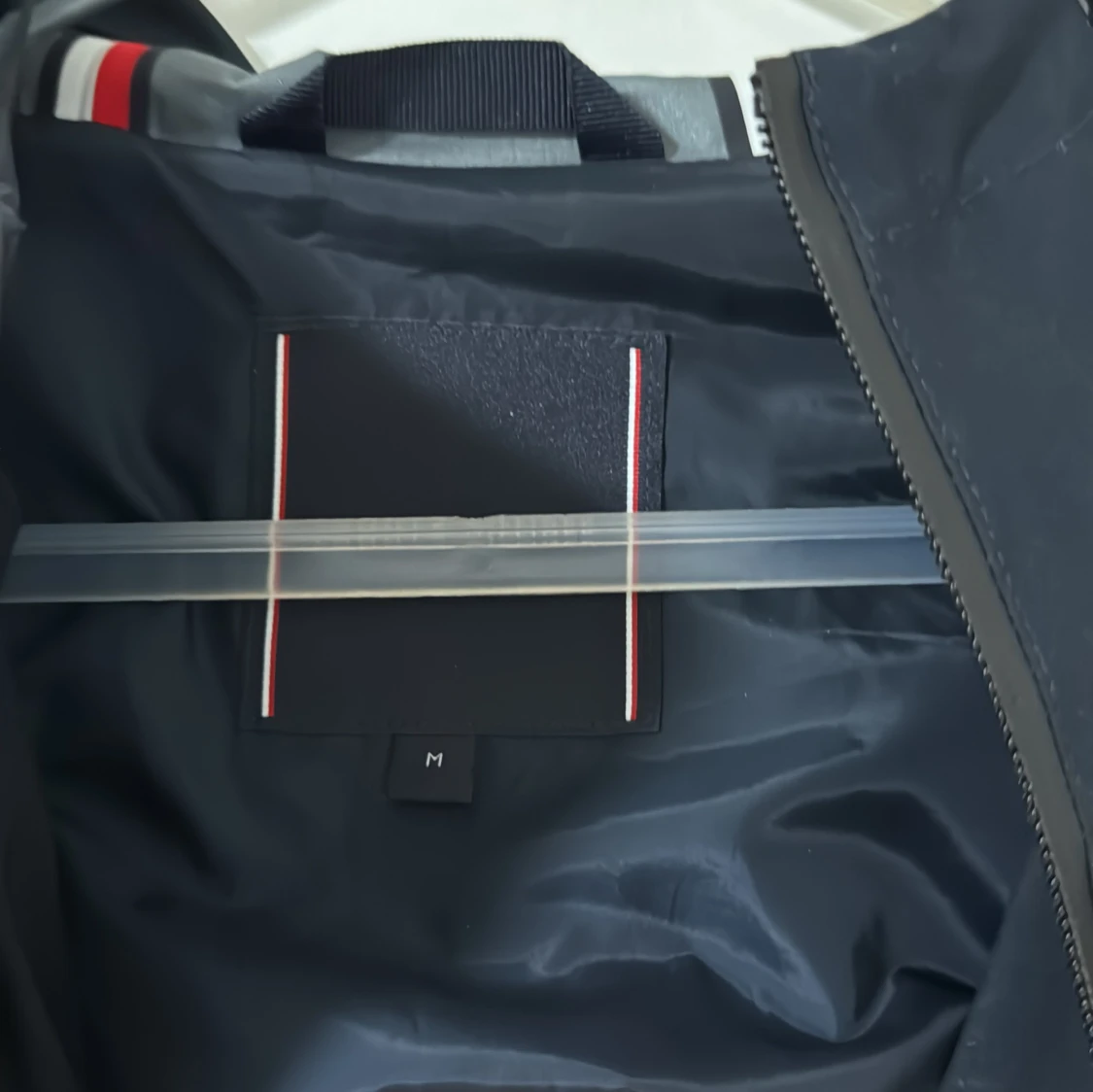 Mörkblå vindjacka Tommy Hilfiger  - 3