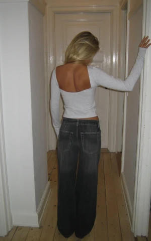 Lila blouse - Superfin långärmad med öppen rygg, endast provad & säljes pga för kort! | Storlek M/L