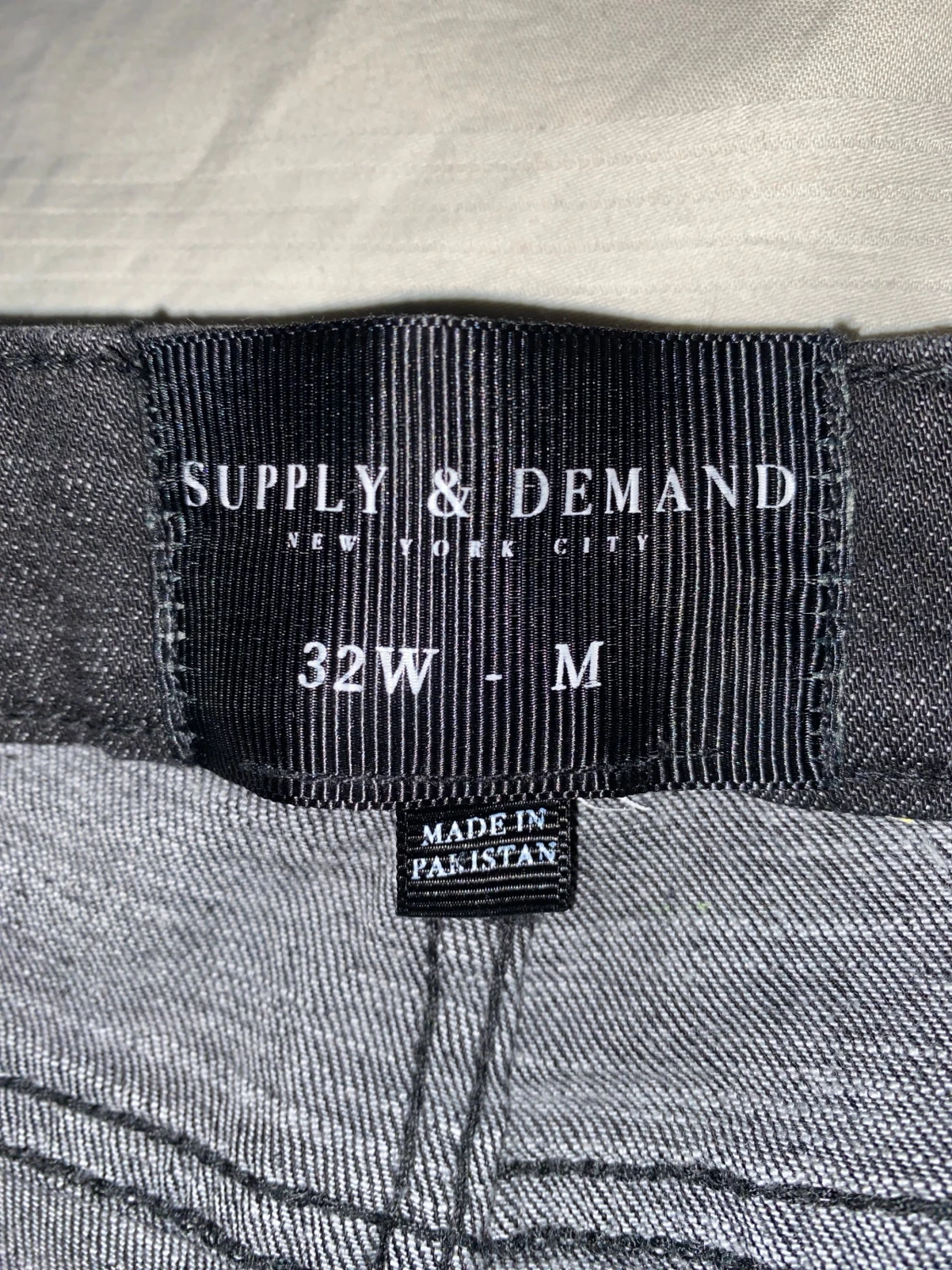 Supply & Demand svarta distressed jeans - 3