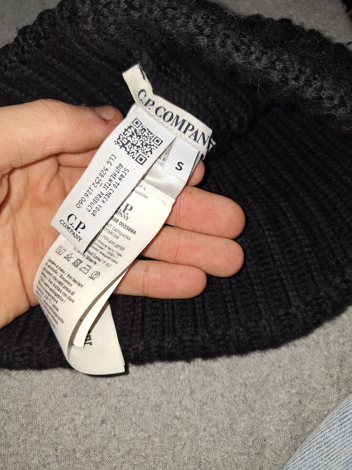 mössa från C.P. Company - 2