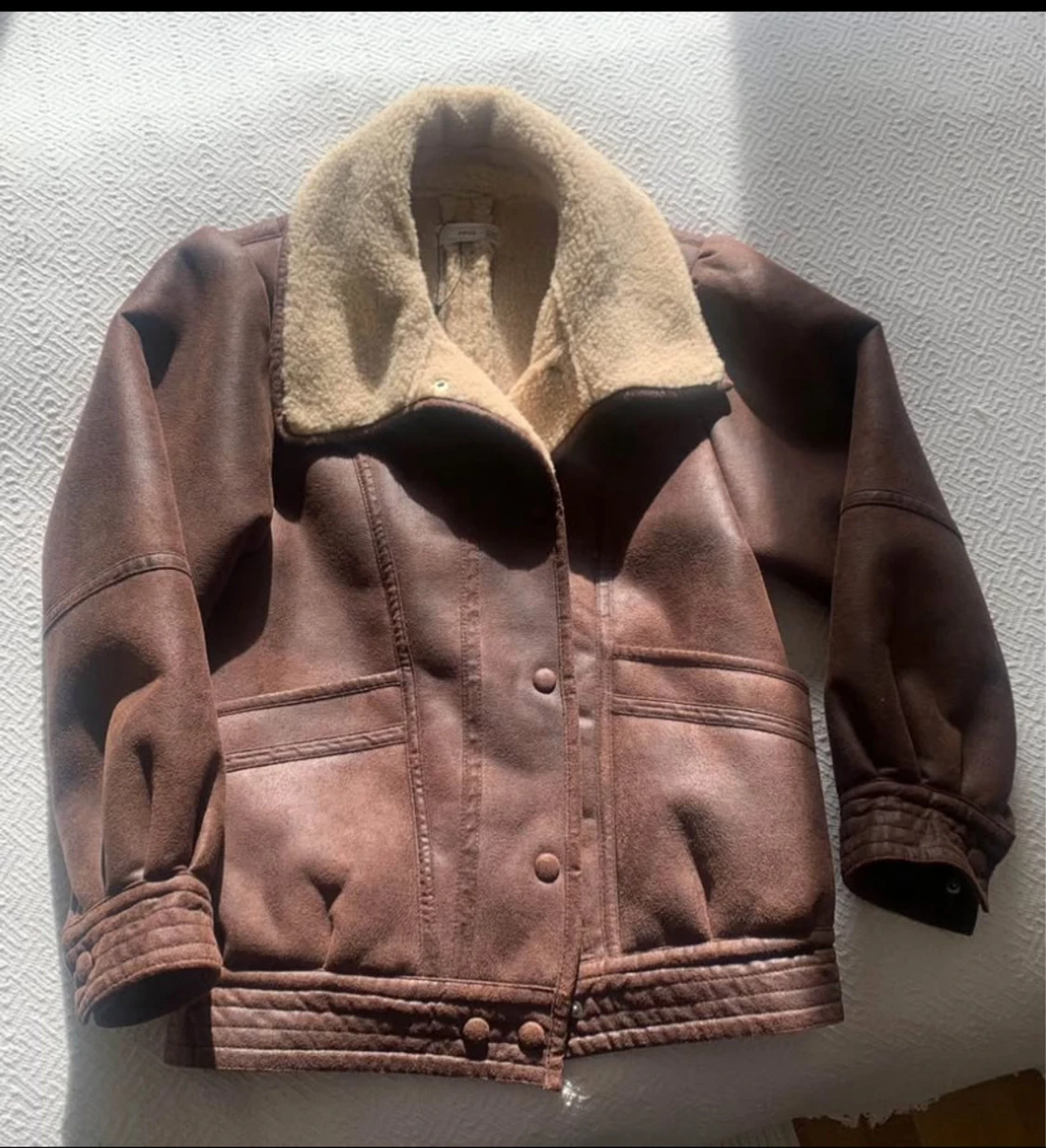 Brun teddyjacka med bred krage - 1