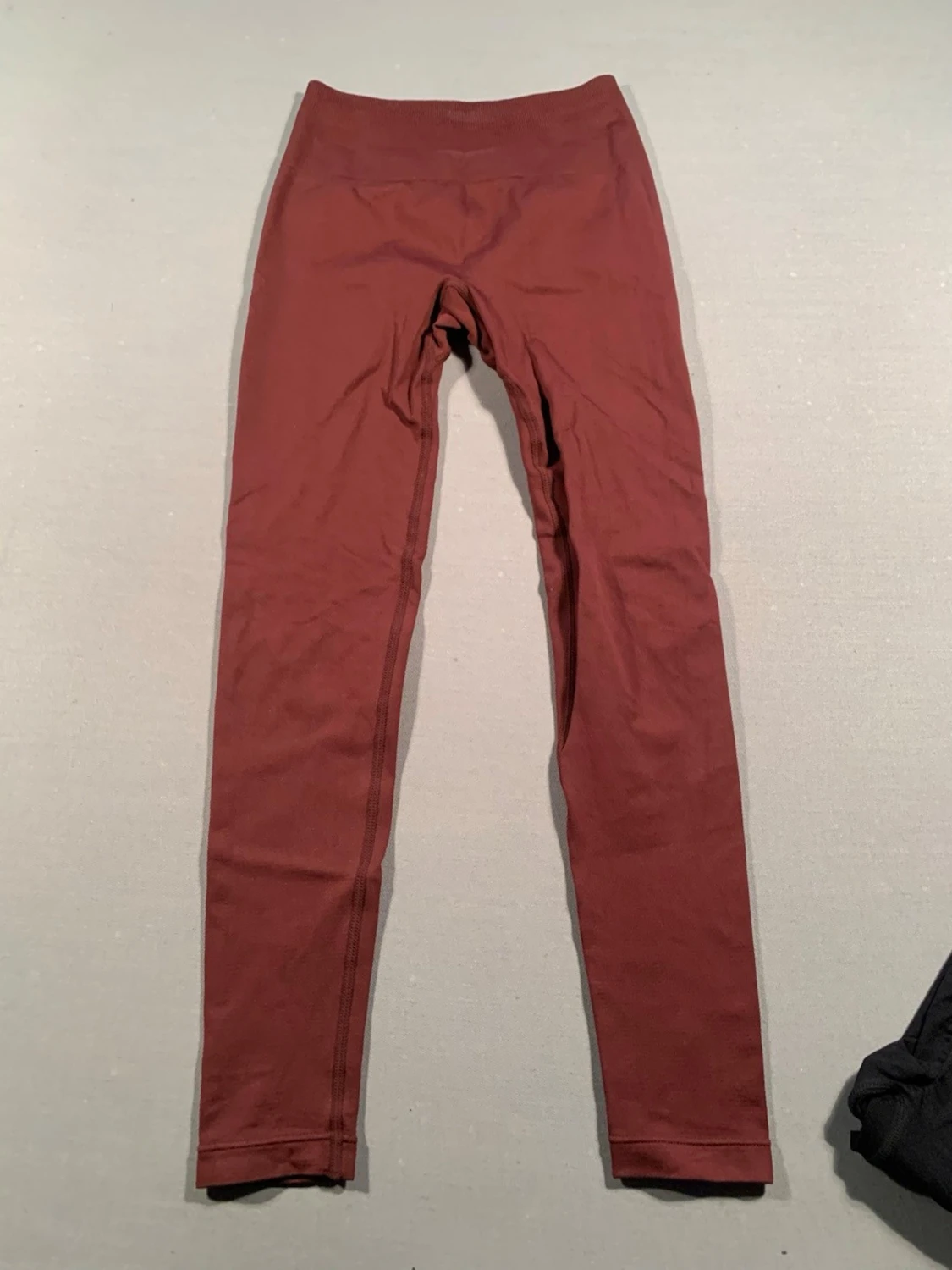 Vinröda leggings från Relode - 1