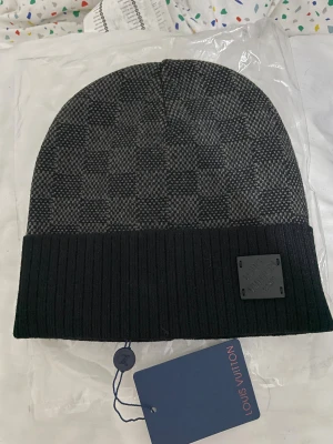 L V MÖSSA - HELT NY, ONESIZE. 