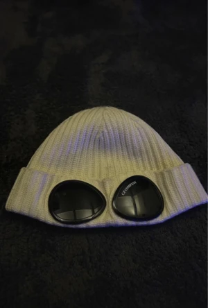 Cp Company mössa  - Finns i Stockholm