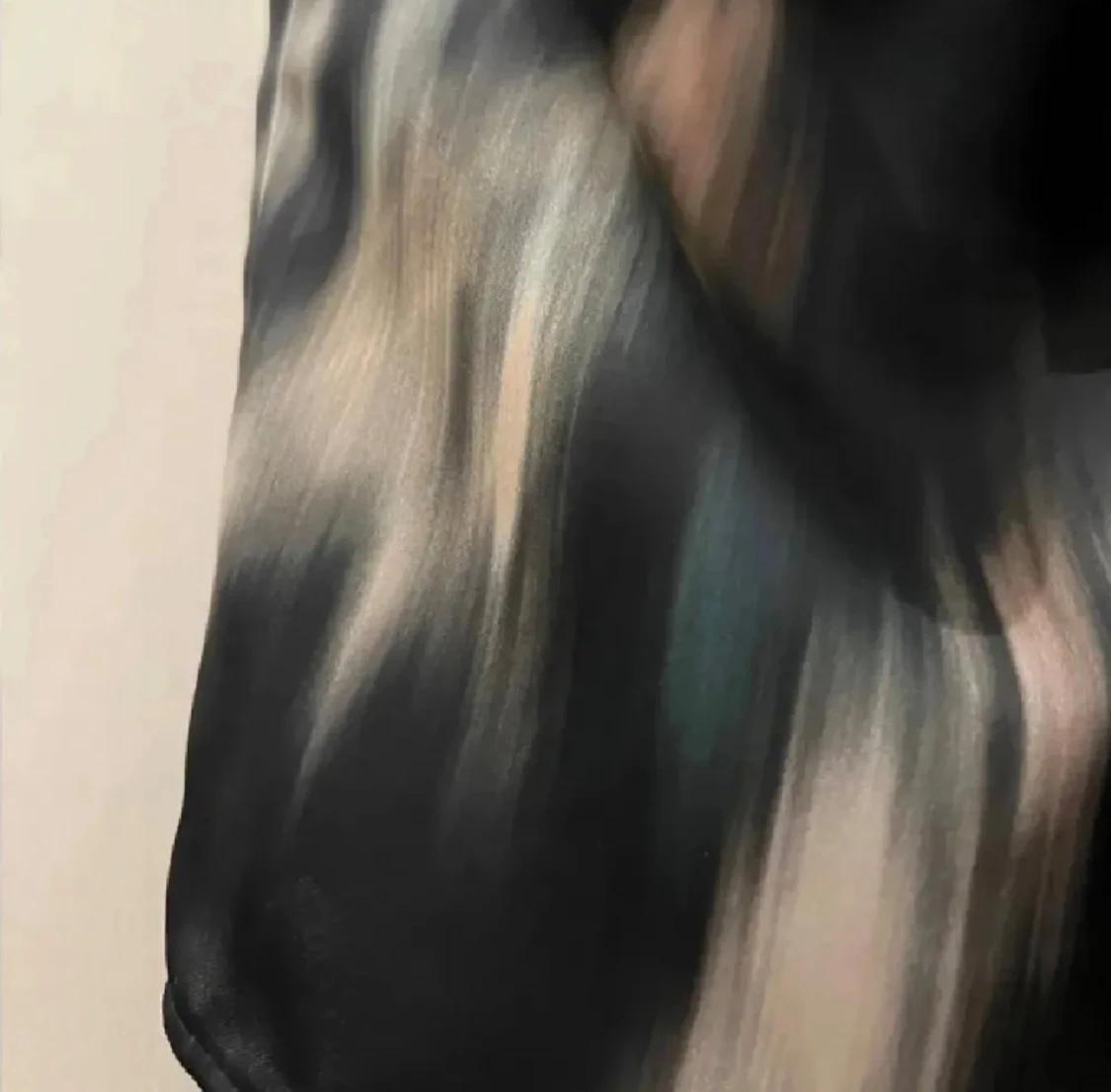 Mönstrad ärmlös blus - 1