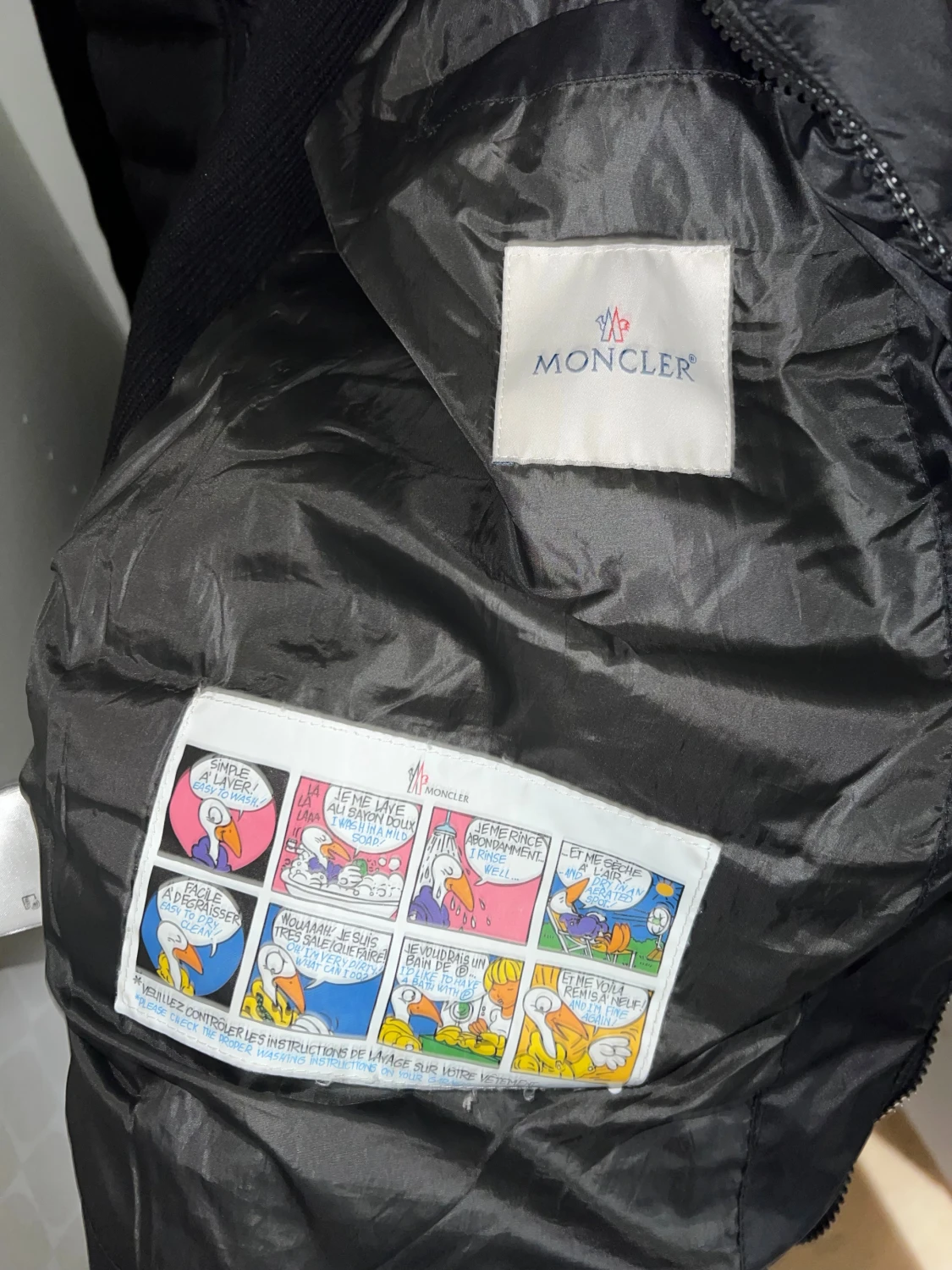 Svart Moncler pufferjacka med dragkedja - 2